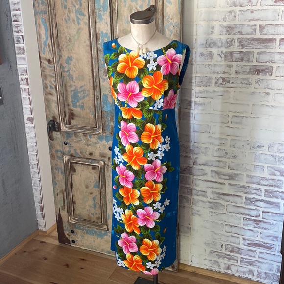 ui-maikai Dresses & Skirts - Vintage hawaiian wiggle UI-Maikai dress